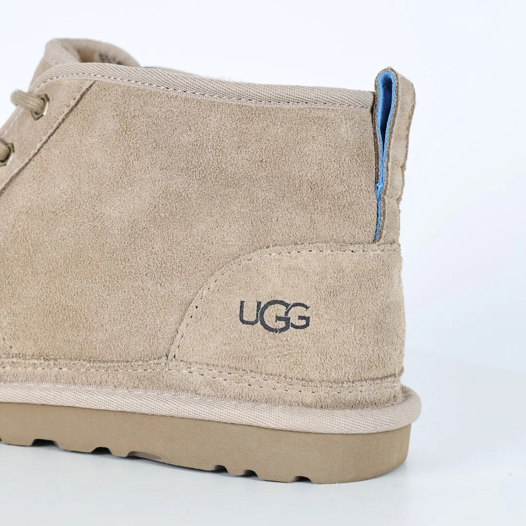 Pick up locally 💰640 Core recommendation with good price It is a very suitable choice for home furnishings. In the new year, uug launched a series of styles, which are partial to the preferences of young consumers and have also moved to the forefront of fashion trends. Shoe body material: water-repellent coated suede upper, 17mm UGGPURE™ implantable wool insole, lightweight non-slip and comfortable rubber outsole, with brand LOGO and trademark. Comes with a full set of packaging. Size: 35 36 37 38 39 40 41 42 43 44